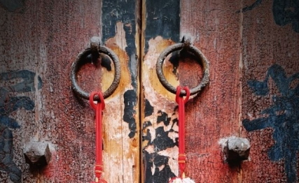 忠孝难两全，揭示的不过是集权君主的自私自利罢了